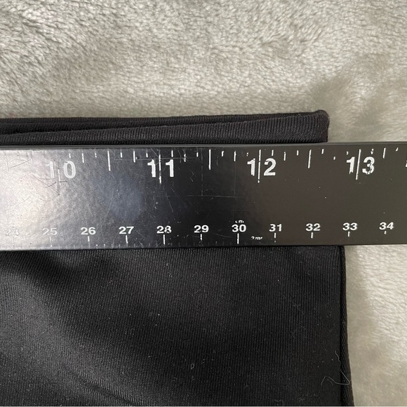 Victoria’s Secret Sport VSX Knockout Black Capri Leggings Set of 2 Size S - Picture 4 of 16